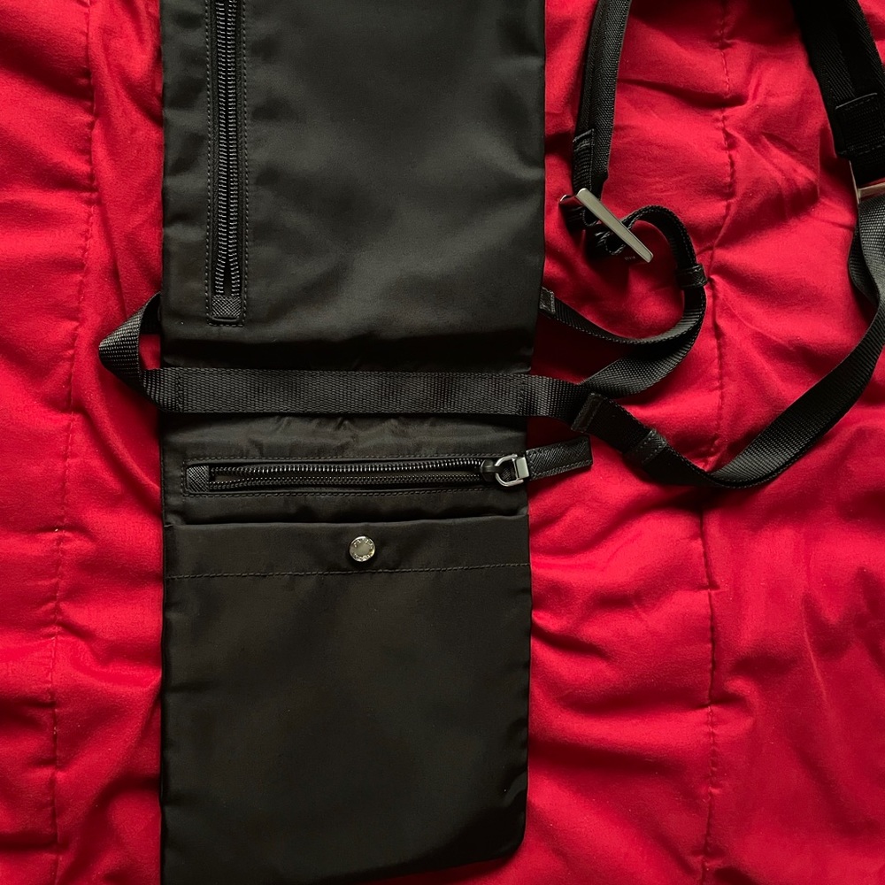 All black Prada cross body bag - Picture 3 of 4